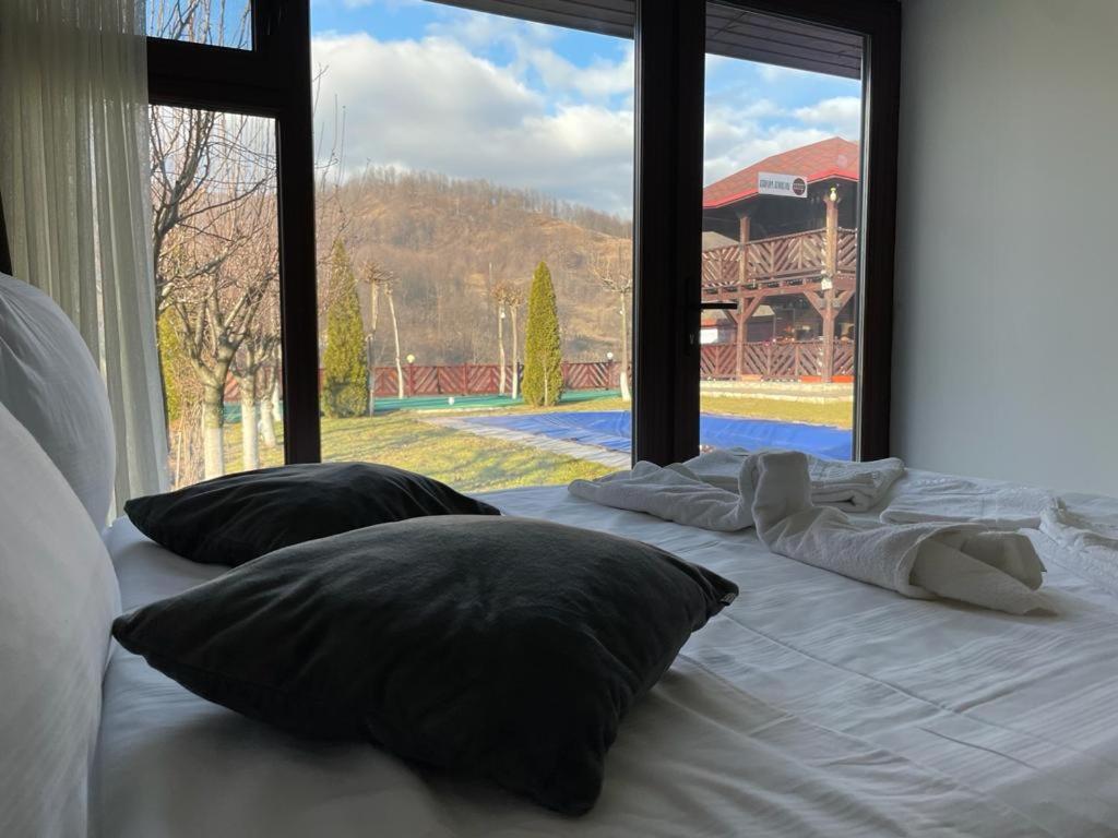 Pridvorul Haiducilor Slănic-Moldova Exterior foto